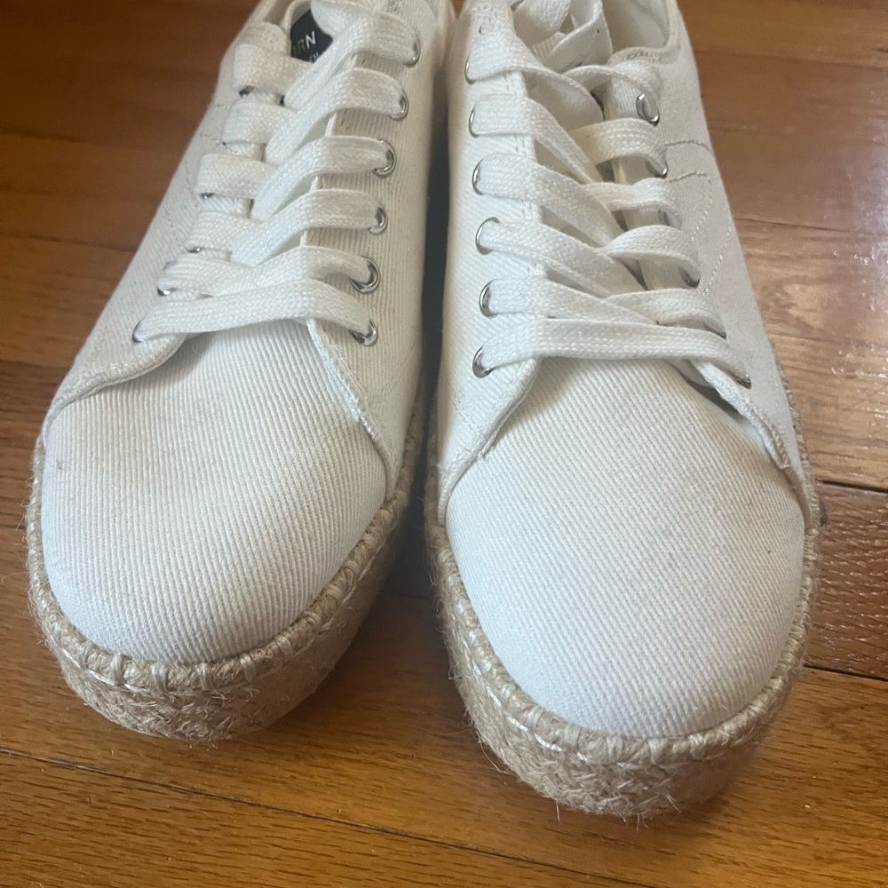 Tretorn Beige Canvas Sneakers with Rubber Sole